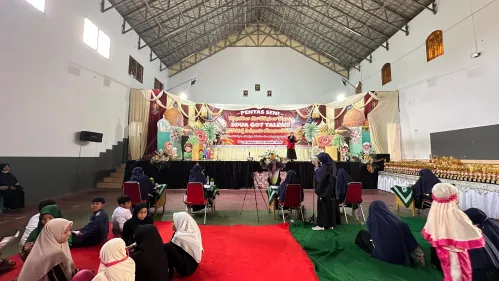 Giliran Kelas III dan VI Tampil Memukau dalam Pentas Bahasa "Maroba Ite Blajea Baso" SD Unggulan 'Aisyiyah Taman Harapan